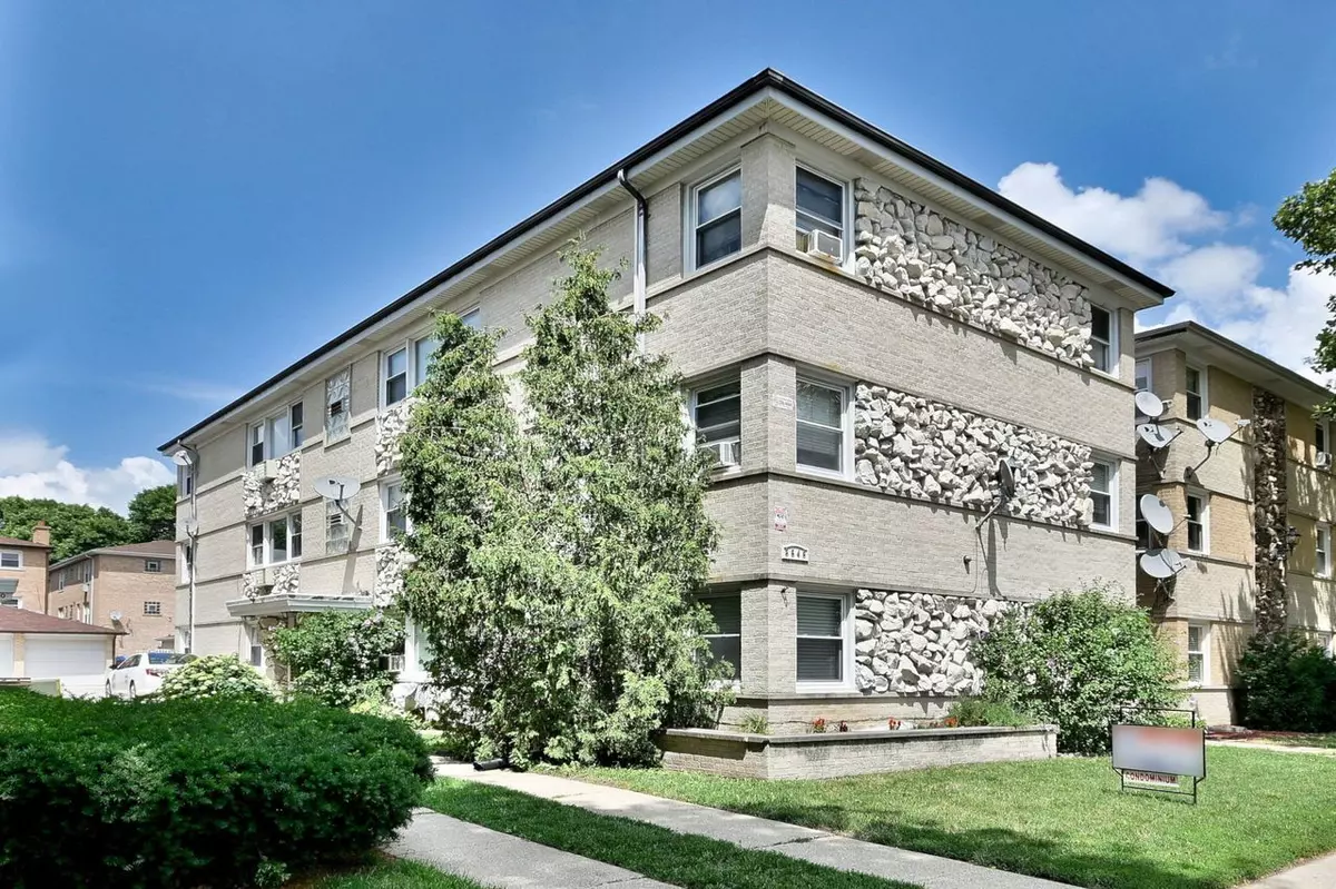 Chicago, IL 60656,8646 W Berwyn AVE #2N