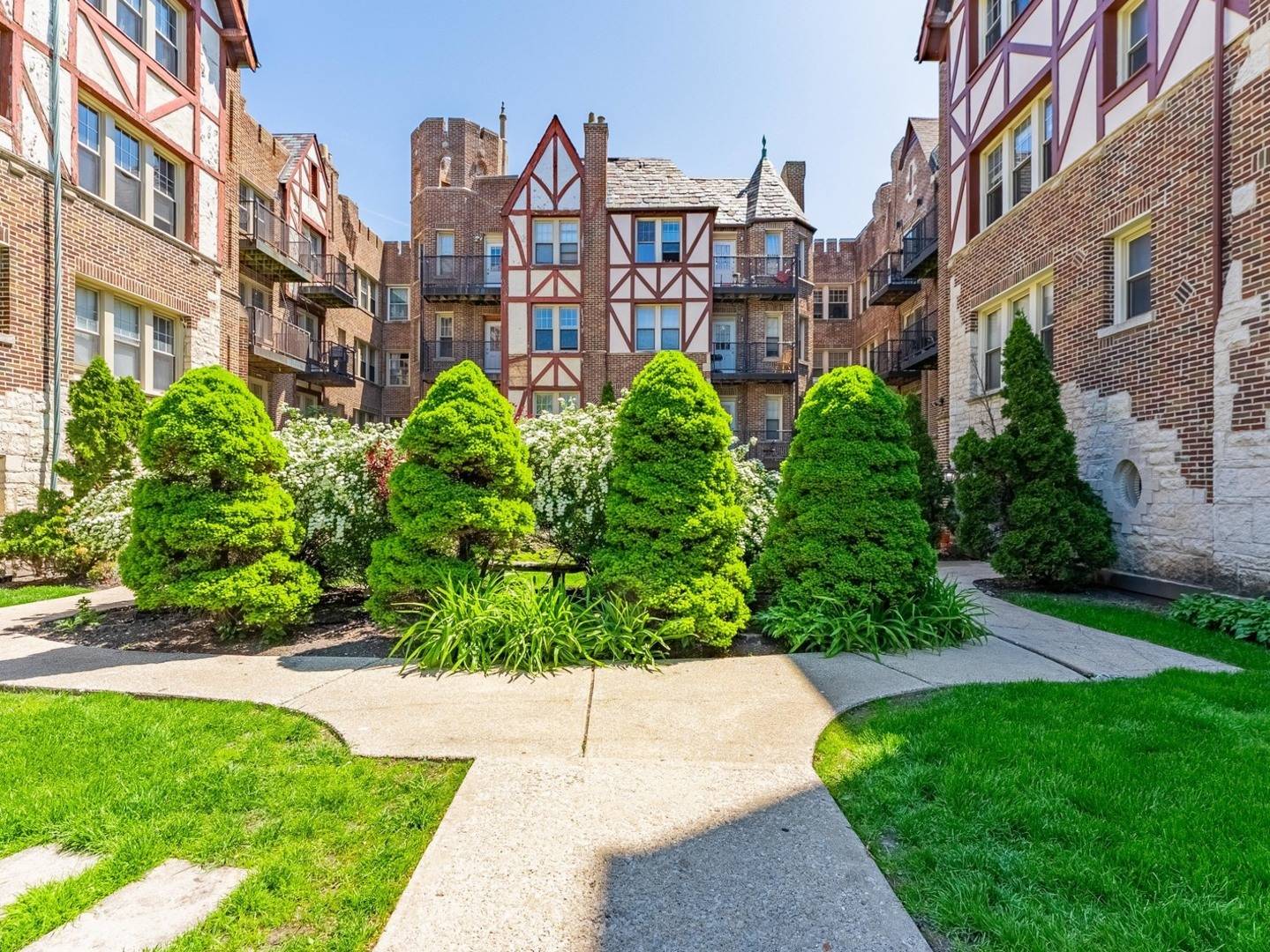 5717 N Kimball AVE #2N, Chicago, IL 60659