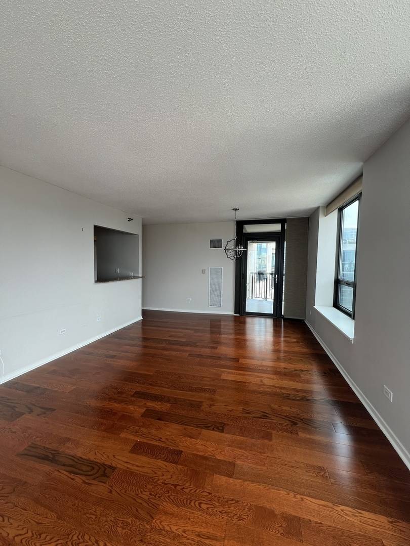 Chicago, IL 60654,400 N La Salle DR #2910