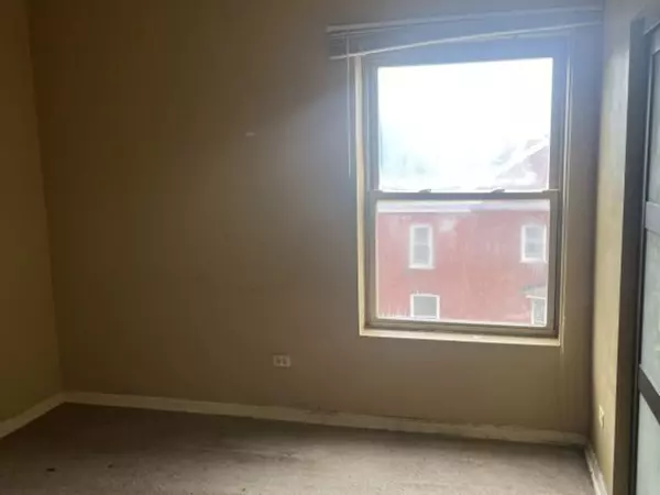 Chicago, IL 60649,7223 S Euclid AVE #3B