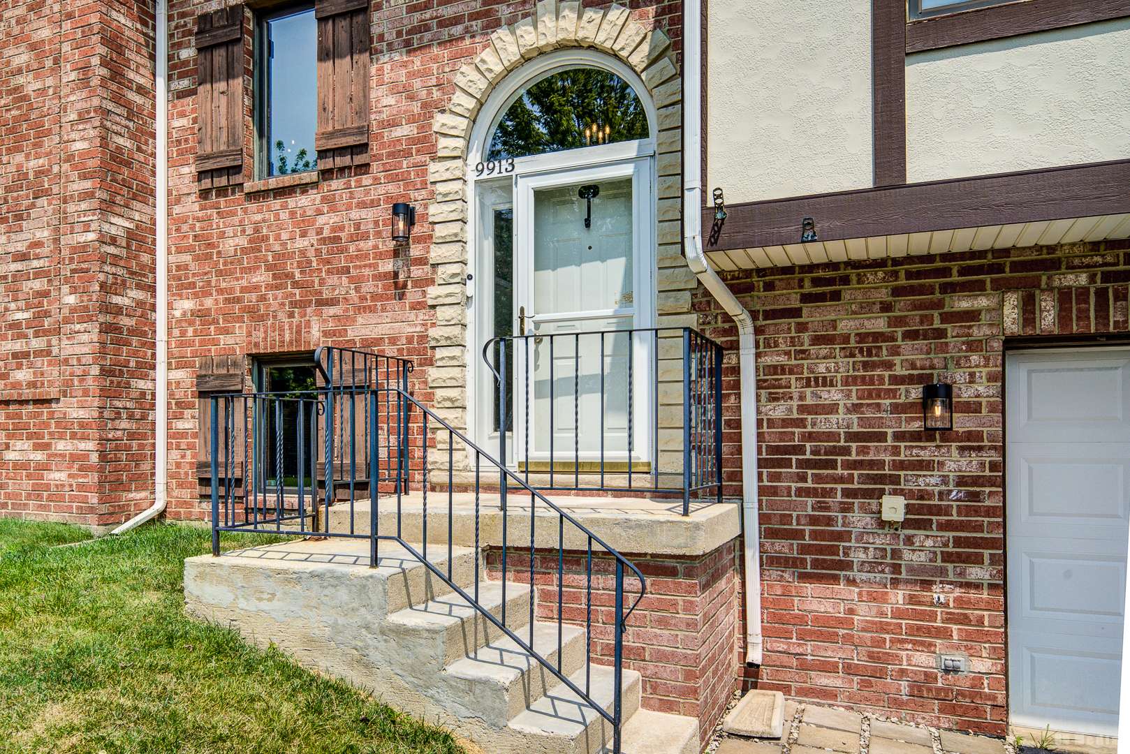 Orland Park, IL 60462,9913 Shady LN #23