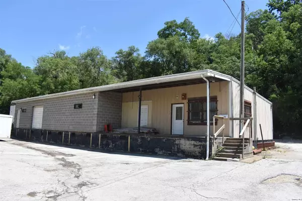 1307 Gardner Expressway, Quincy, IL 62301
