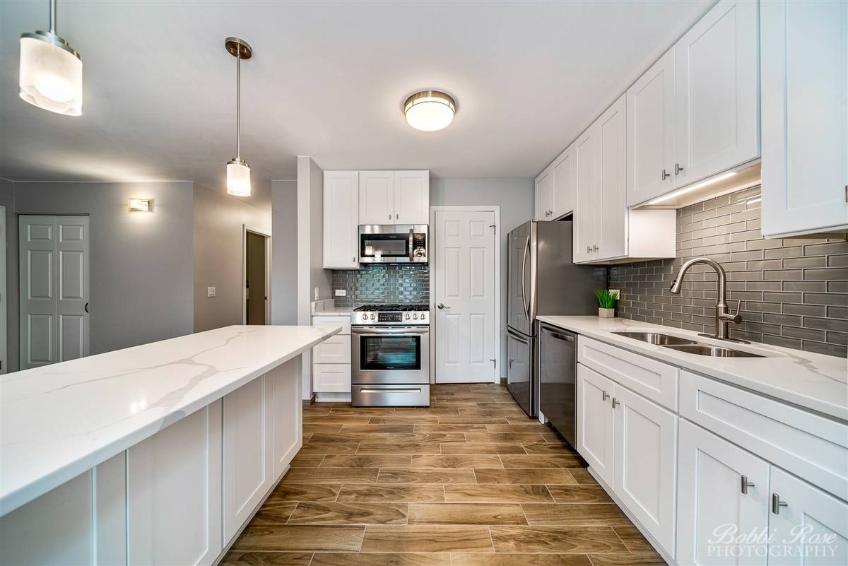 Schaumburg, IL 60193,115 Sussex CIR #C2