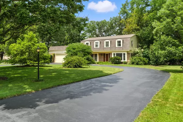 Lincolnshire, IL 60069,8 Royal CT