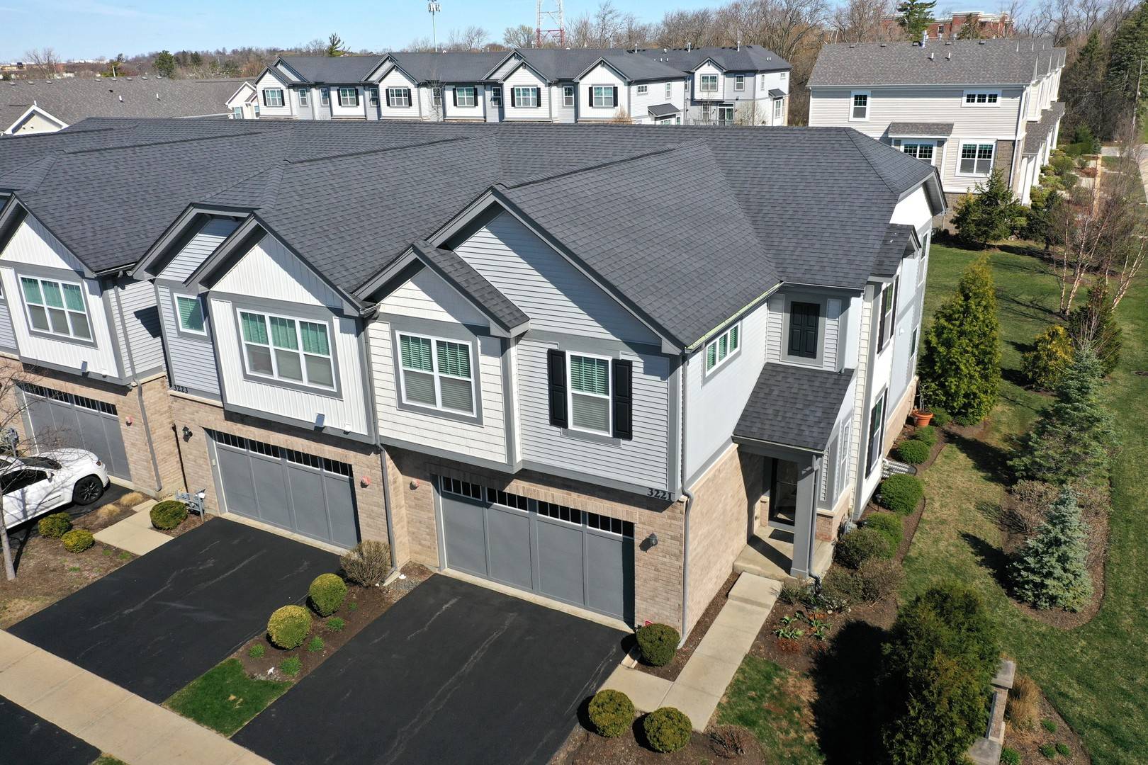 3221 N Heritage LN, Arlington Heights, IL 60004