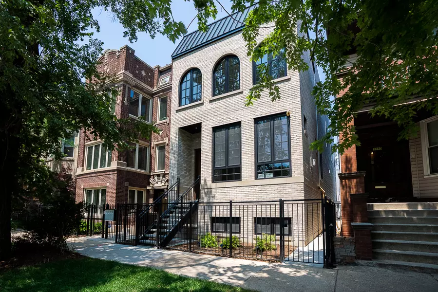 1342 W Wellington AVE, Chicago, IL 60657