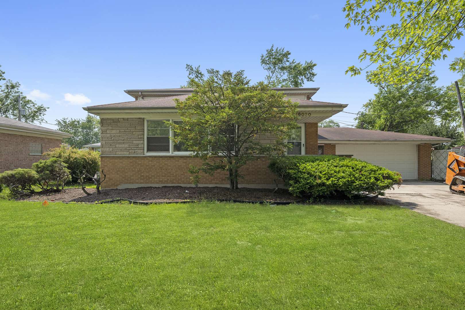 16030 University AVE, South Holland, IL 60473