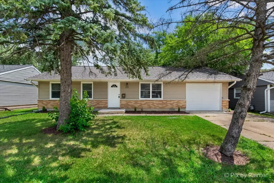 203 Villa RD, Streamwood, IL 60107