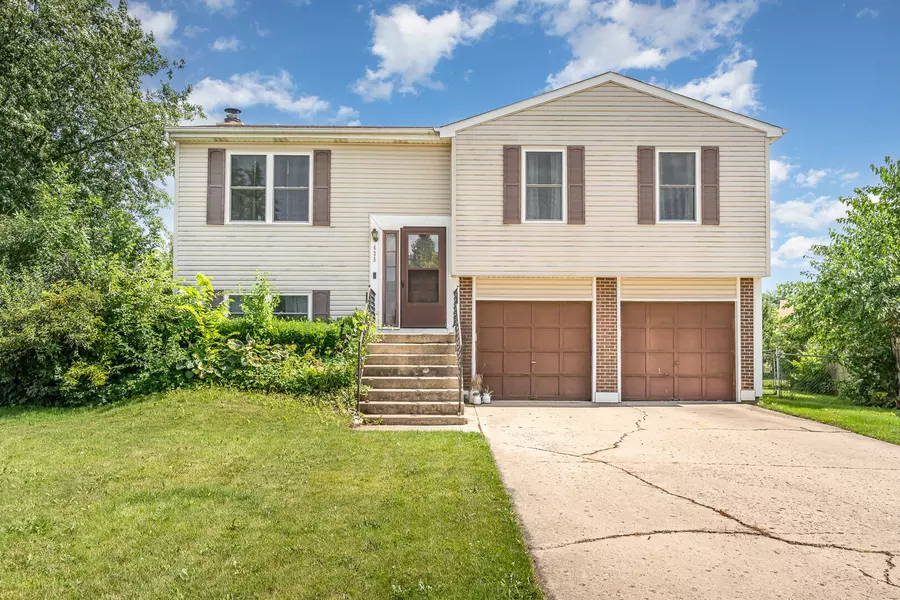 435 Navajo CT, Bolingbrook, IL 60440