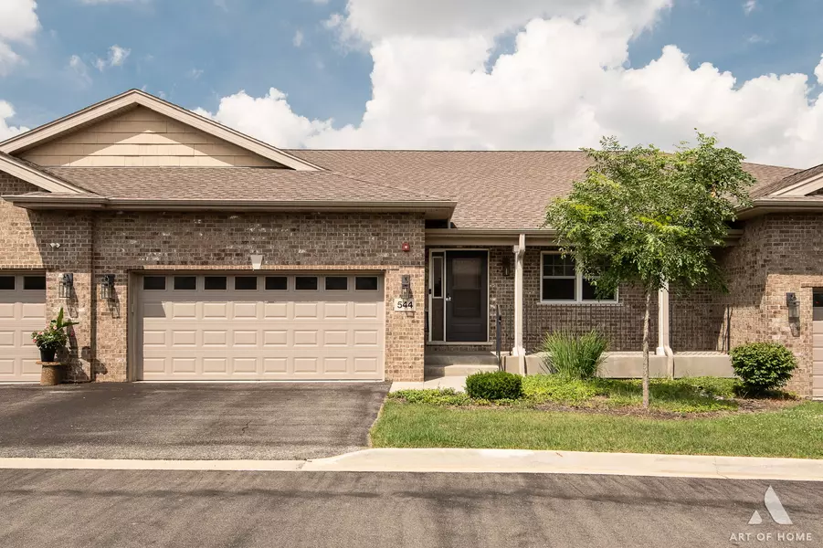 544 N Woodland CT, Addison, IL 60101