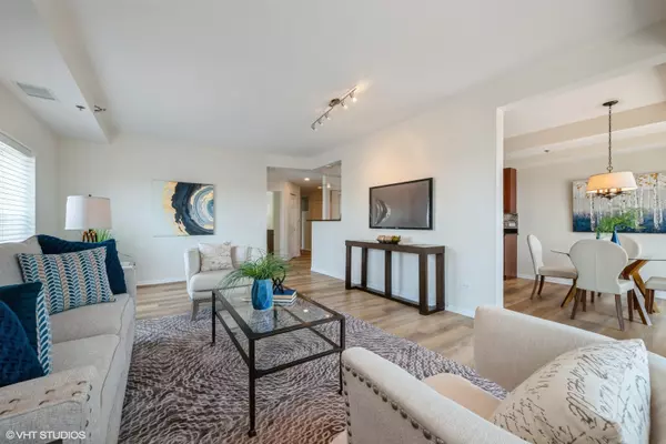 Palatine, IL 60067,390 W Mahogany CT #701