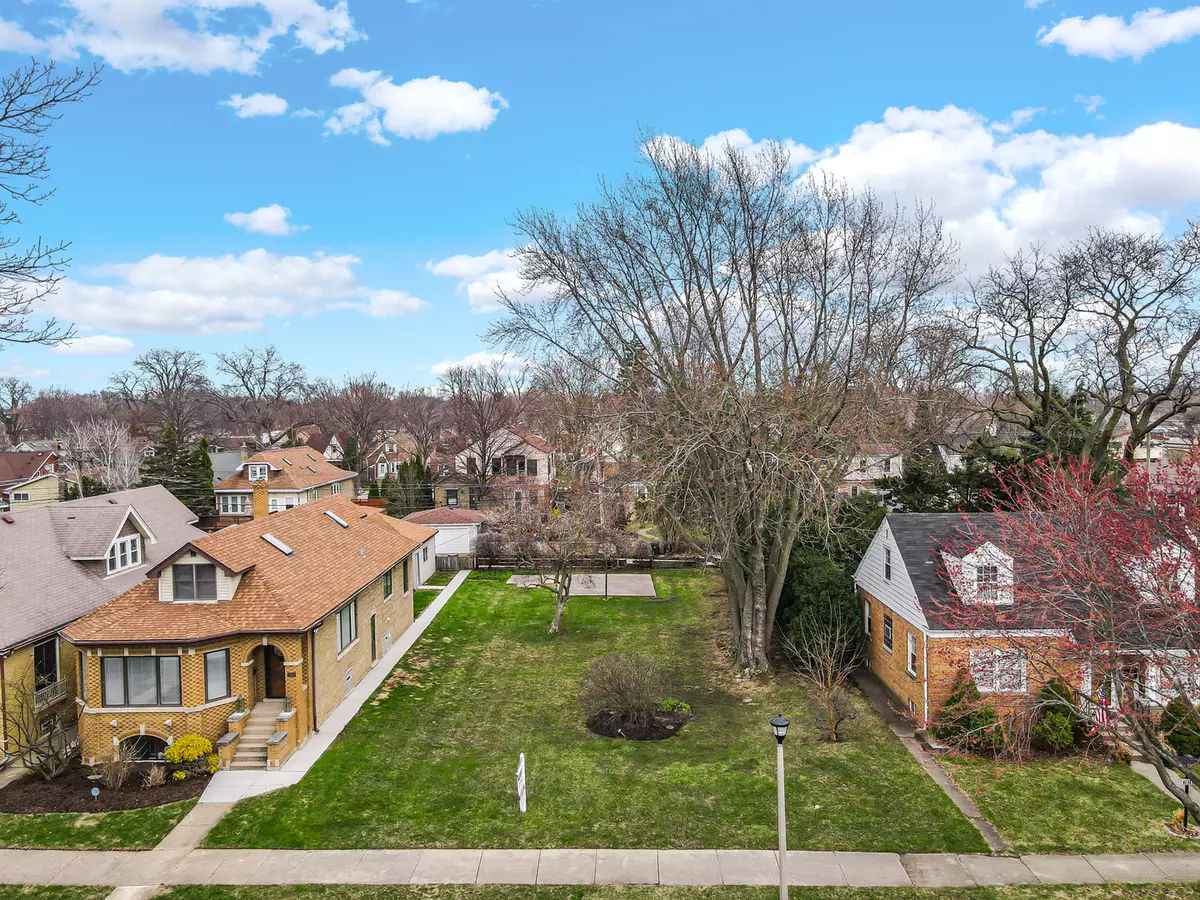 Skokie, IL 60076,7825 Kolmar AVE