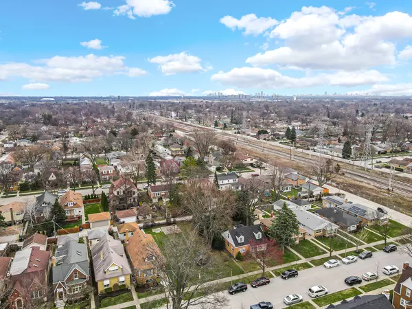 Skokie, IL 60076,7825 Kolmar AVE