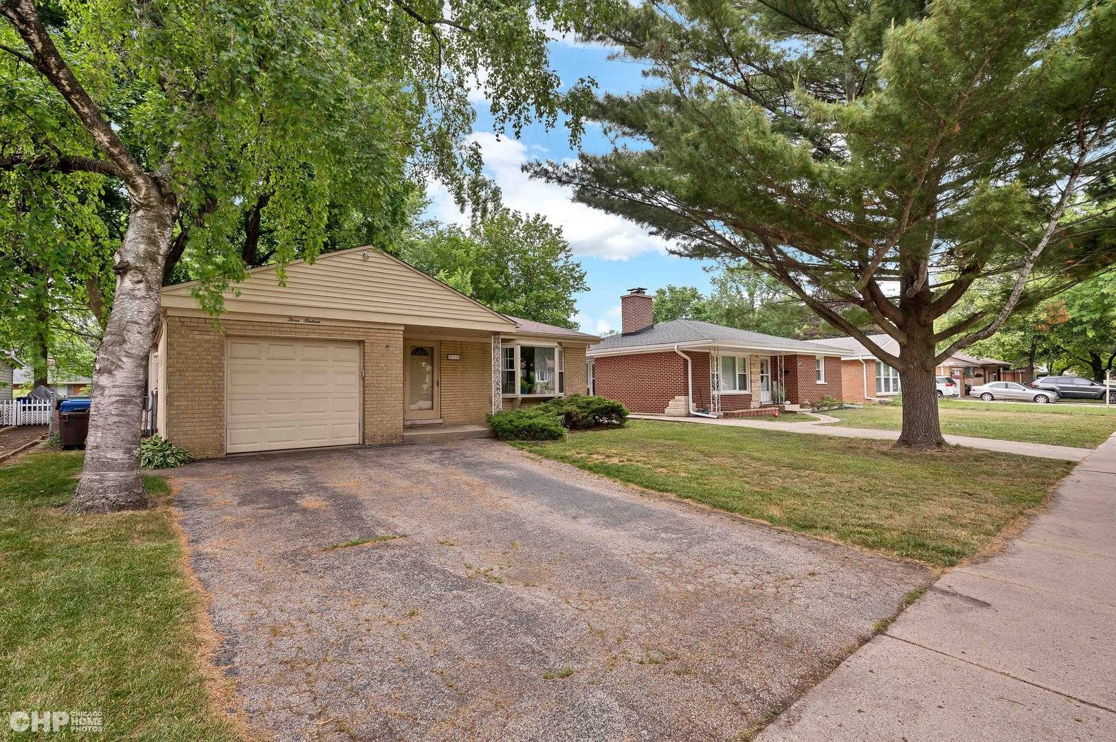Mount Prospect, IL 60056,316 S Mount Prospect RD