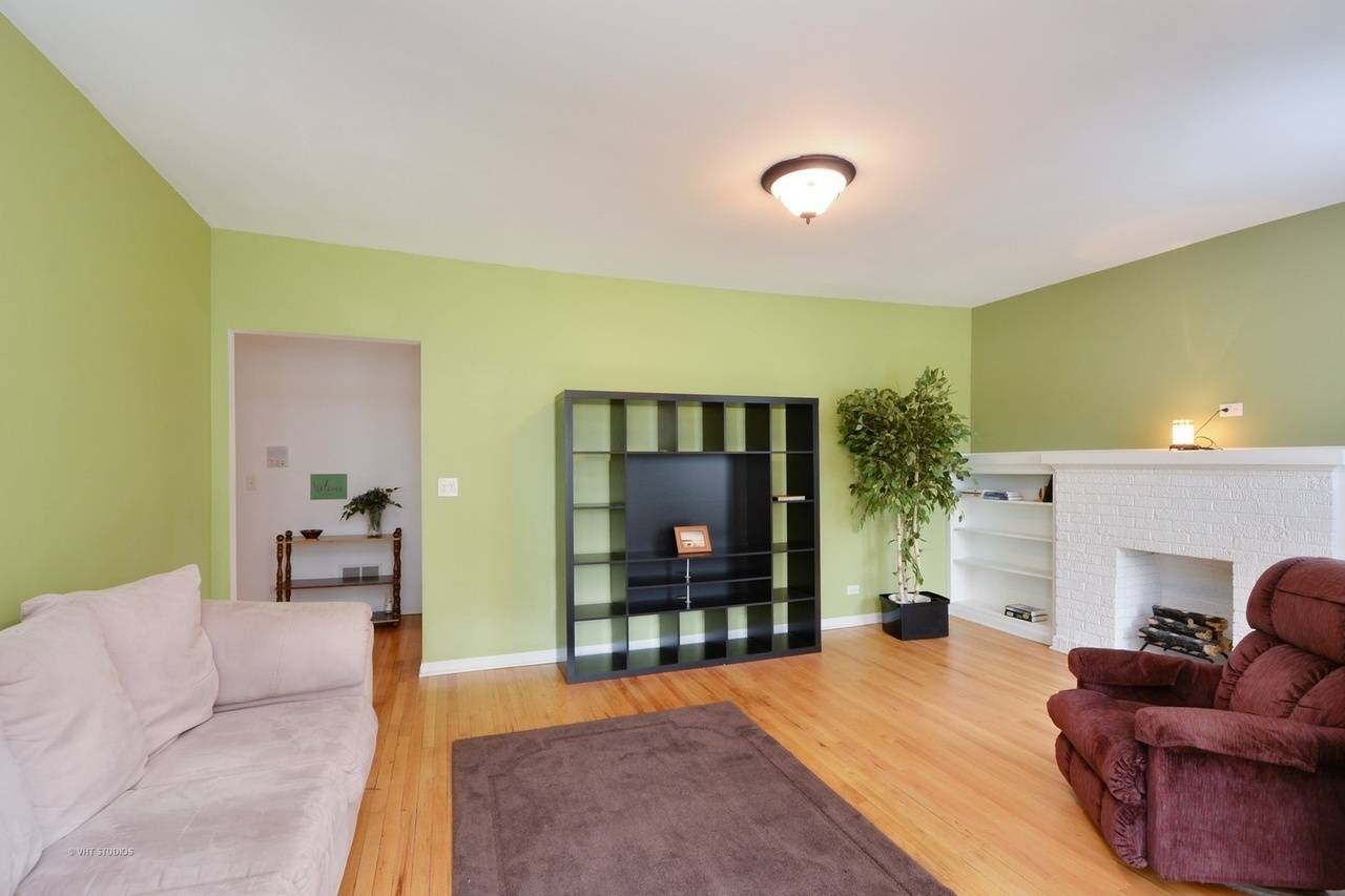 Chicago, IL 60624,108-10 N Hamlin AVE