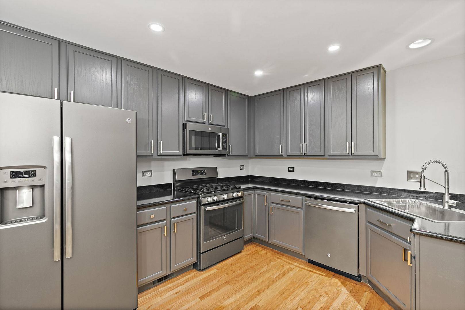 St. Charles, IL 60175,3006 Renard LN #3006
