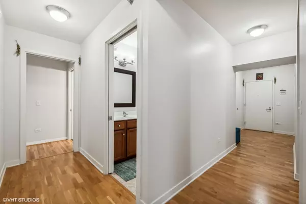 Chicago, IL 60605,1160 S Michigan AVE #1105