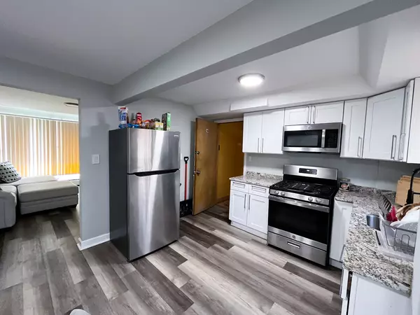 Bellwood, IL 60104,3504 Adams ST