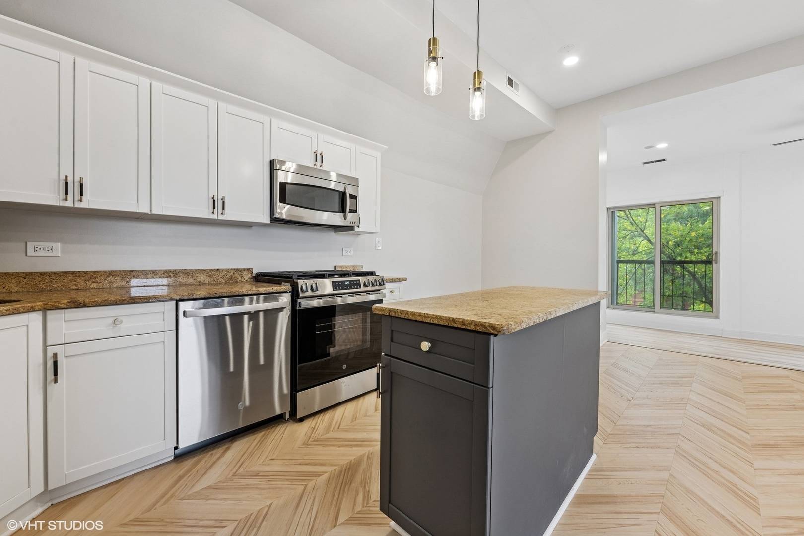 Chicago, IL 60614,551 W Belden AVE #4RW