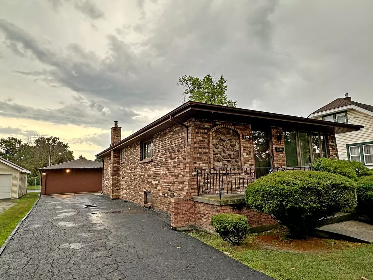 South Holland, IL 60473,429 E 164th PL