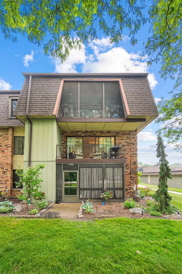 9197 North RD #C, Palos Hills, IL 60465