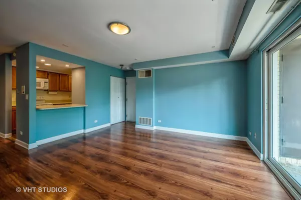 Mount Prospect, IL 60056,814 N River RD #2C