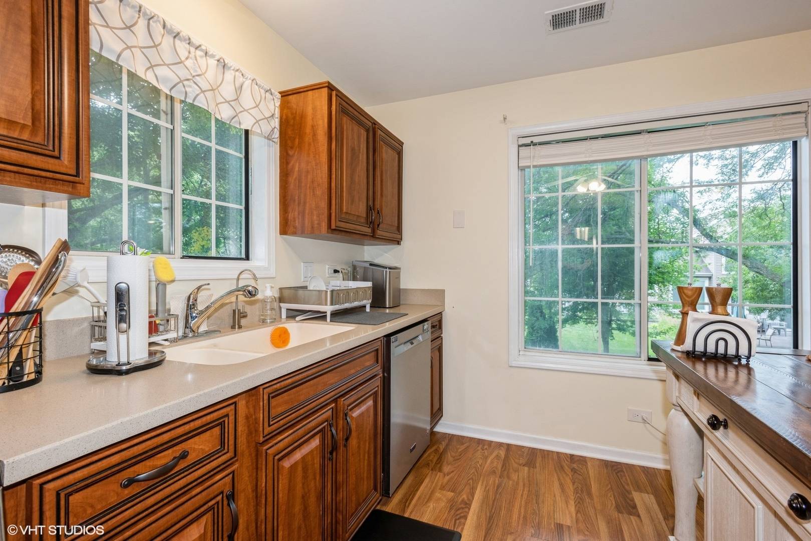 Schaumburg, IL 60193,353 Pembroke CT #2
