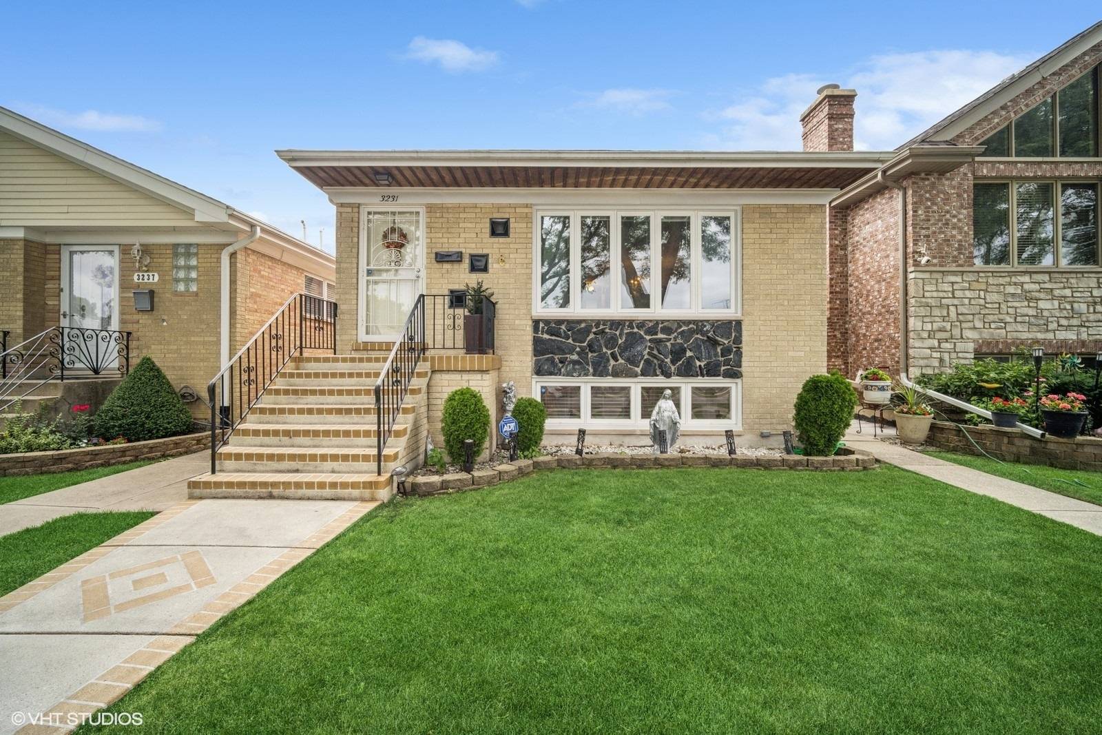 3231 N Osage AVE, Chicago, IL 60634