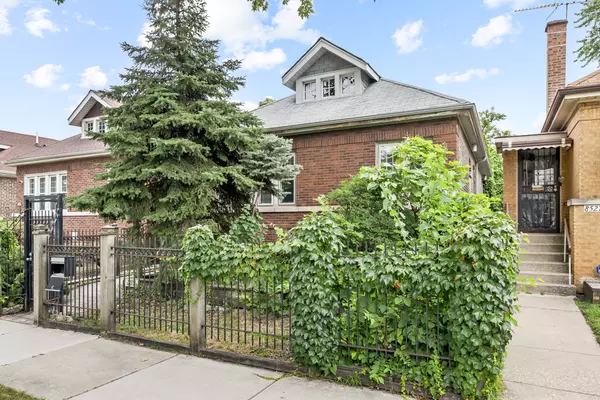 8525 S Euclid AVE, Chicago, IL 60617