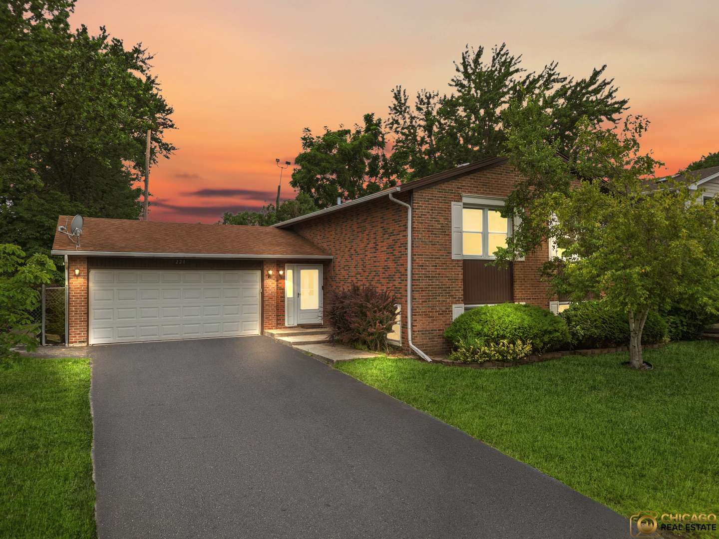 220 Osage LN, Buffalo Grove, IL 60089