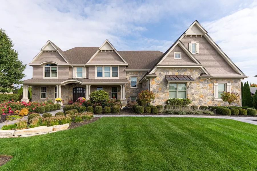 39W162 Long Meadow LN, St. Charles, IL 60175