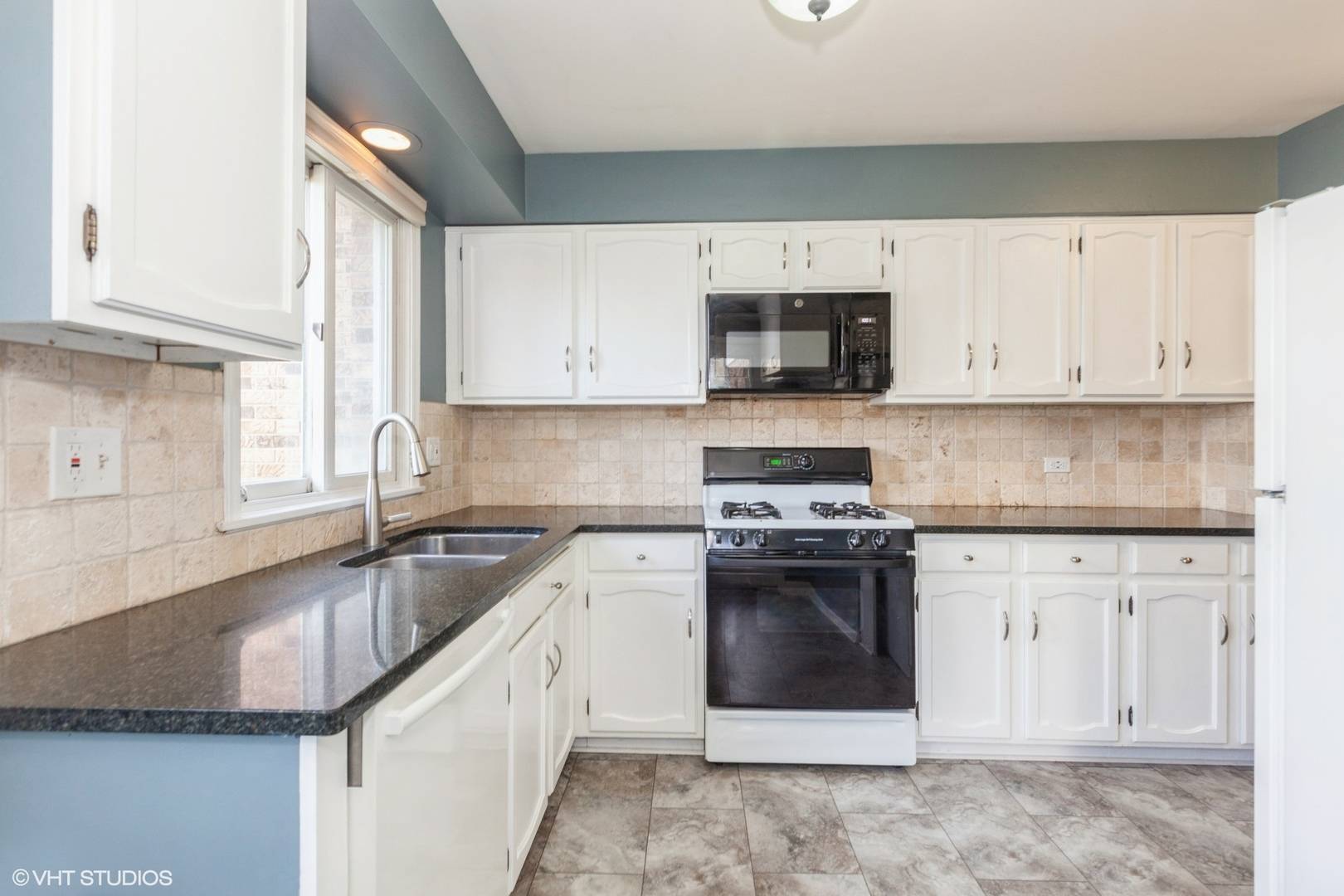 Willowbrook, IL 60527,7230 S Adams ST #B