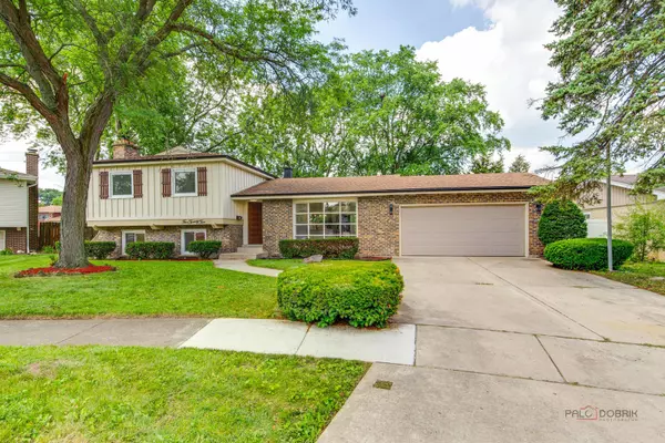 522 N Castle RD, Addison, IL 60101