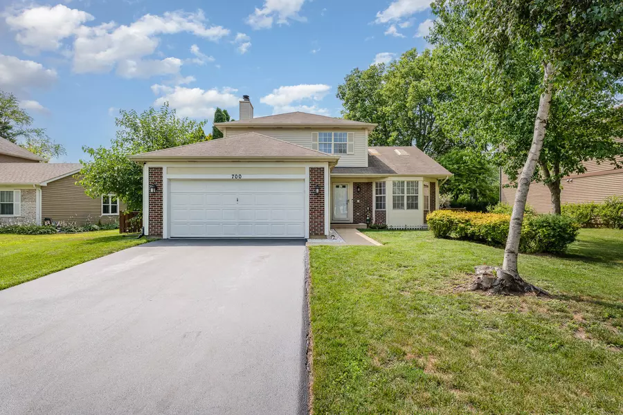 700 Lilac DR, Algonquin, IL 60102