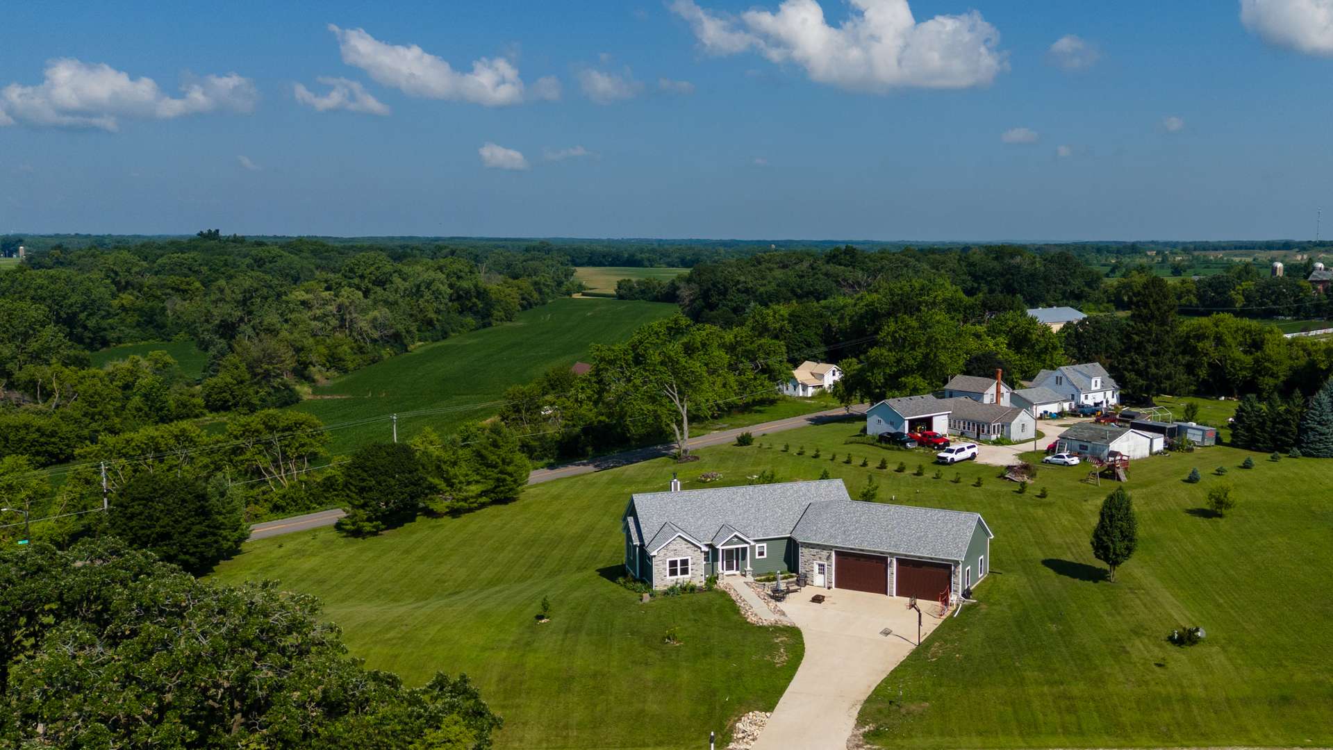 37556 52nd ST, Burlington, WI 53105