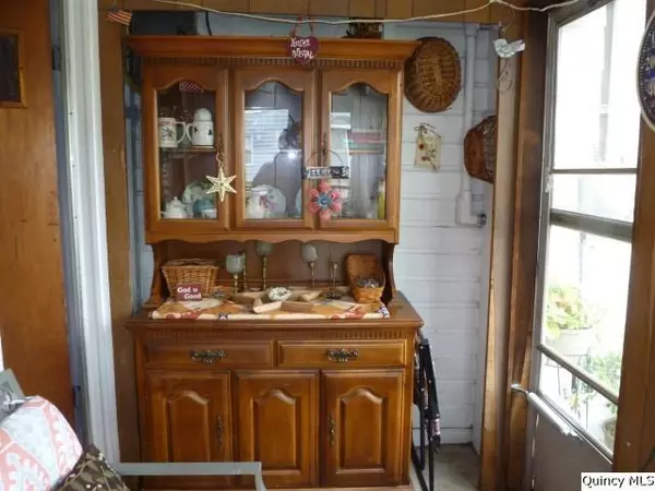 La Harpe, IL 61450,105 W 3rd AVE