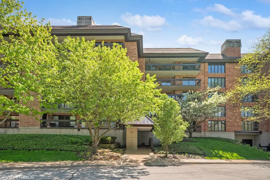 3851 MISSION HILLS RD #411, Northbrook, IL 60062