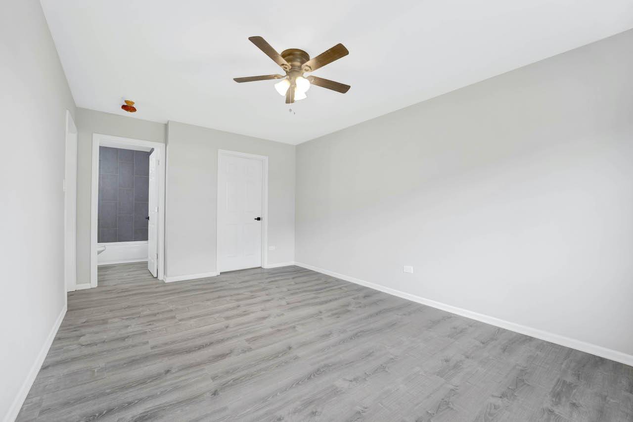 Westmont, IL 60559,7S035 Suffield CT #C206