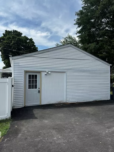 710 1/2 Liberty ST, Morris, IL 60450