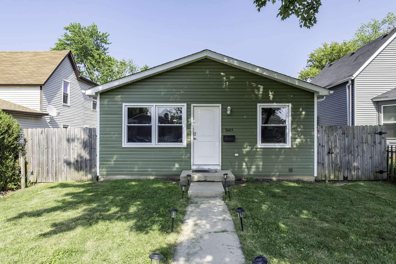 3009 Gilboa AVE, Zion, IL 60099
