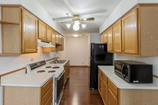 Rolling Meadows, IL 60008,2600 Brookwood Way DR #316A