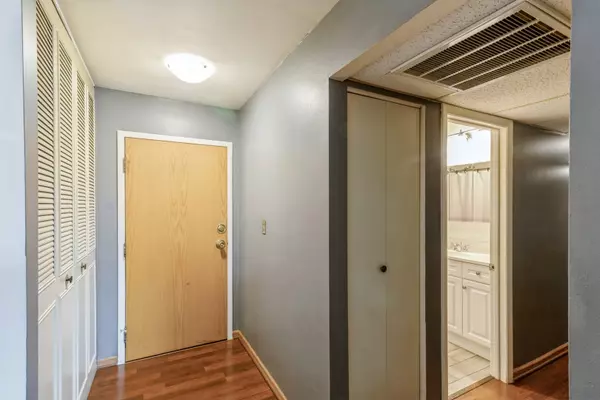 Rolling Meadows, IL 60008,2600 Brookwood Way DR #316A