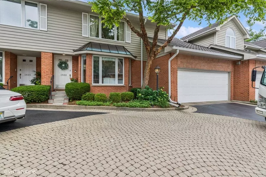 Glenview, IL 60025,1622 Glenview RD