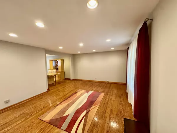 Niles, IL 60714,7111 W Niles AVE