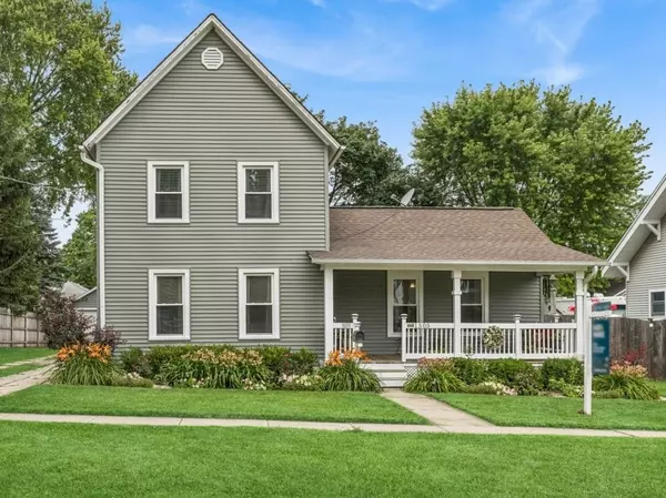 1505 Court ST, Mchenry, IL 60050