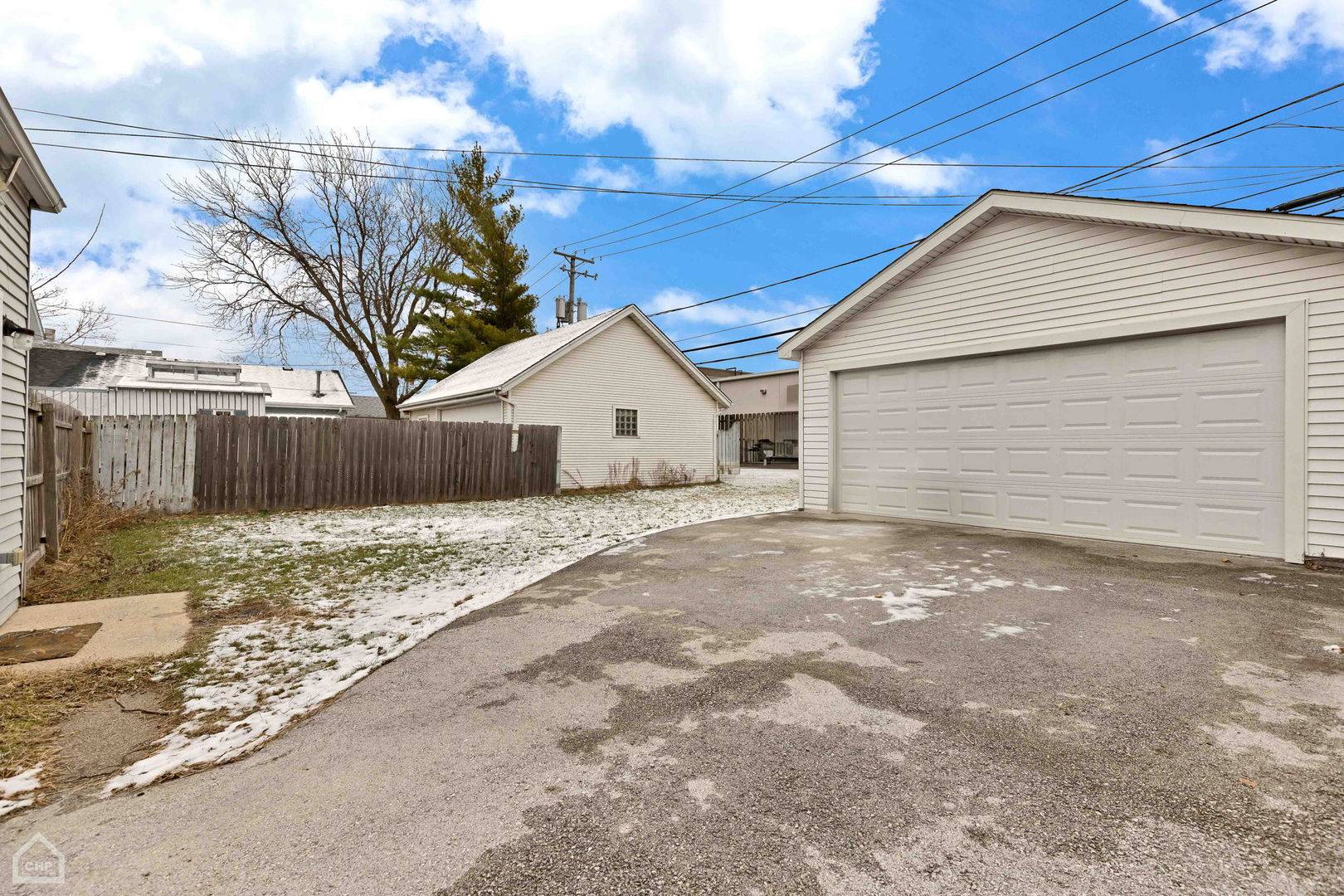 South Holland, IL 60473,427 E 161st PL