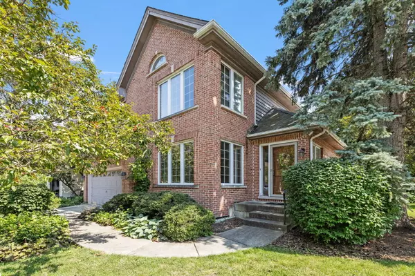 2134 Belleau Woods CT, Wheaton, IL 60187