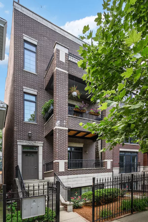 2926 N DAMEN AVE #2, Chicago, IL 60618