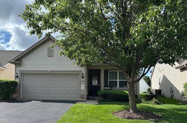 2821 Edgewater DR, Elgin, IL 60124