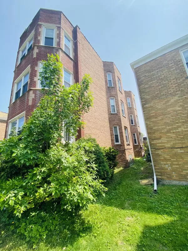 Skokie, IL 60077,4935 Louise ST
